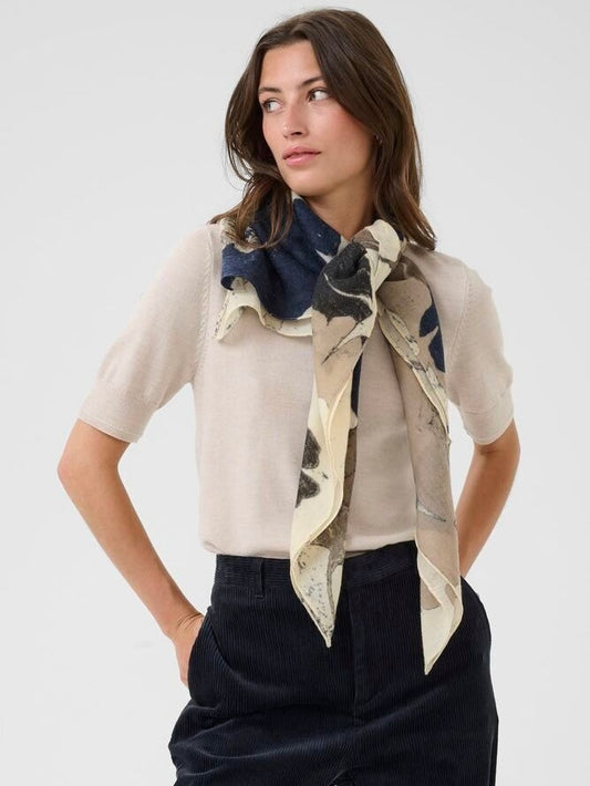 Wool scarf Felisia dark navy leaf