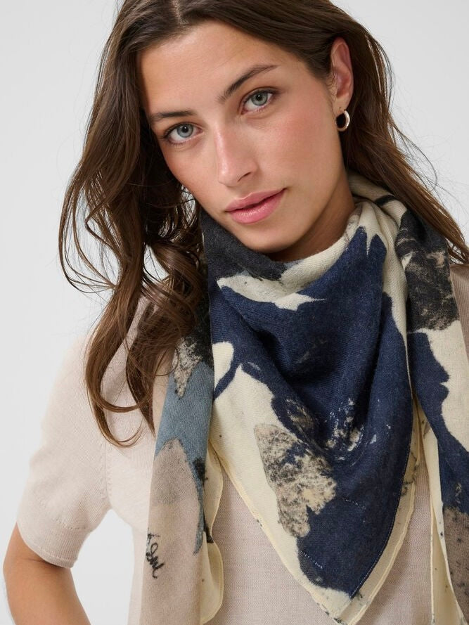 Wollschal Felisia dark navy leaf