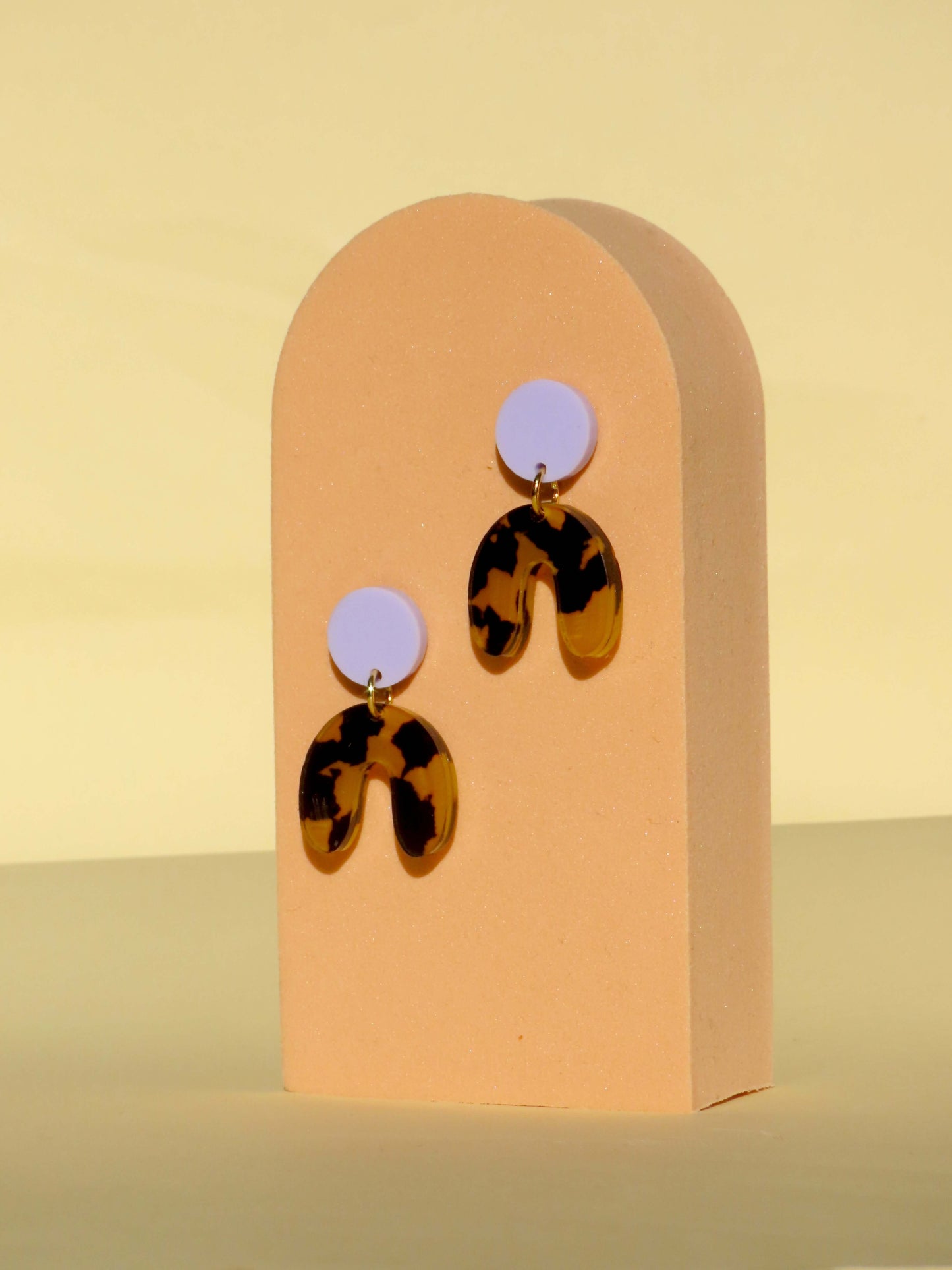 Leo Flieder Arch Bogen Ohrringe