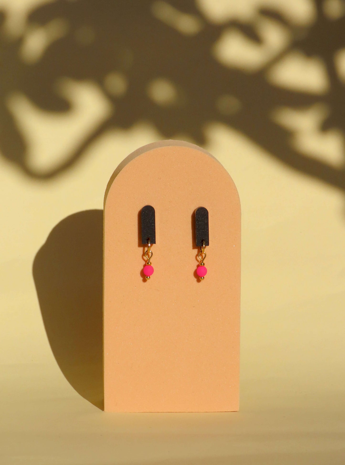 Black and Pink Paula Ohrringe