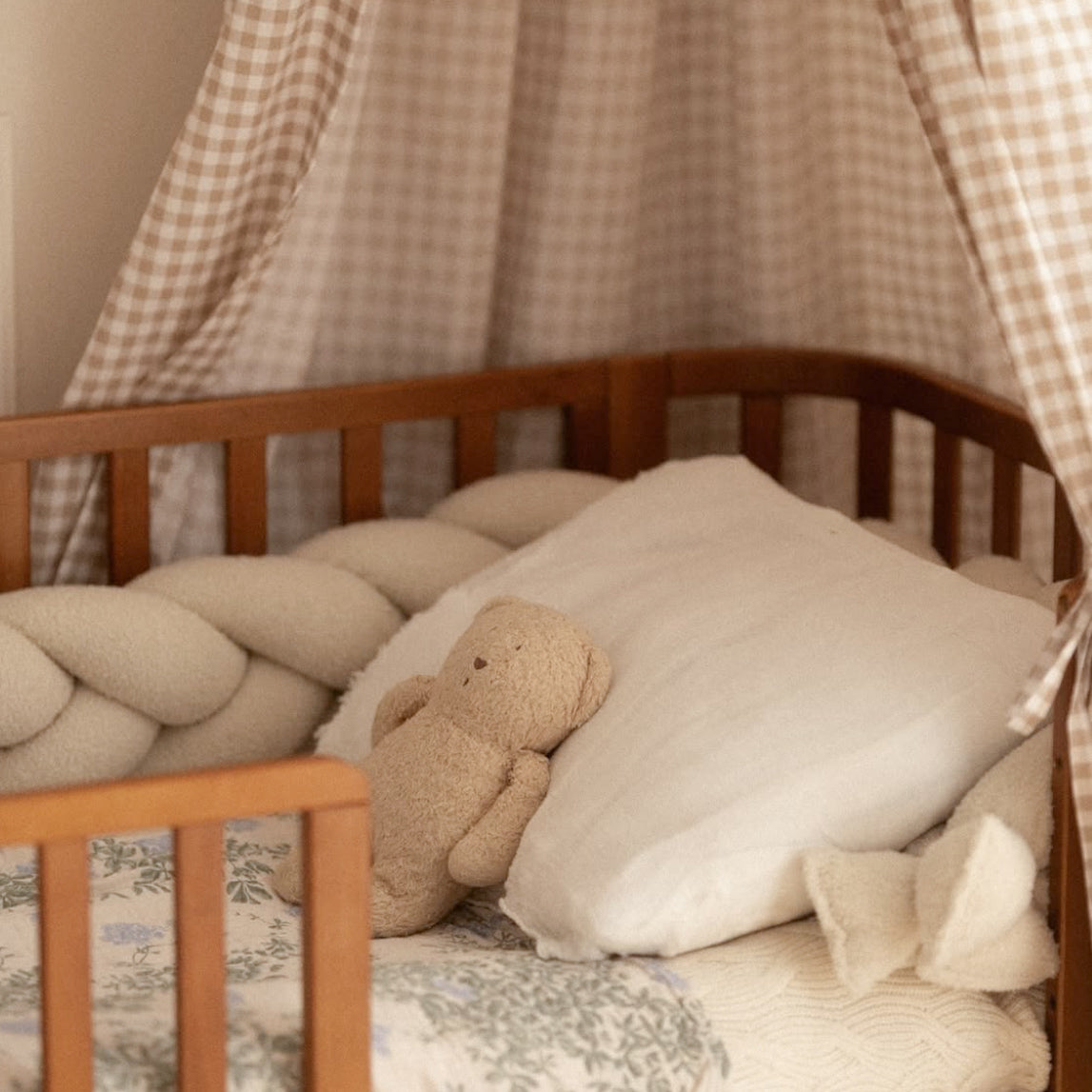 Bettschlange geflochten Teddystoff Bouclé – Kuschelige Bettumrandung