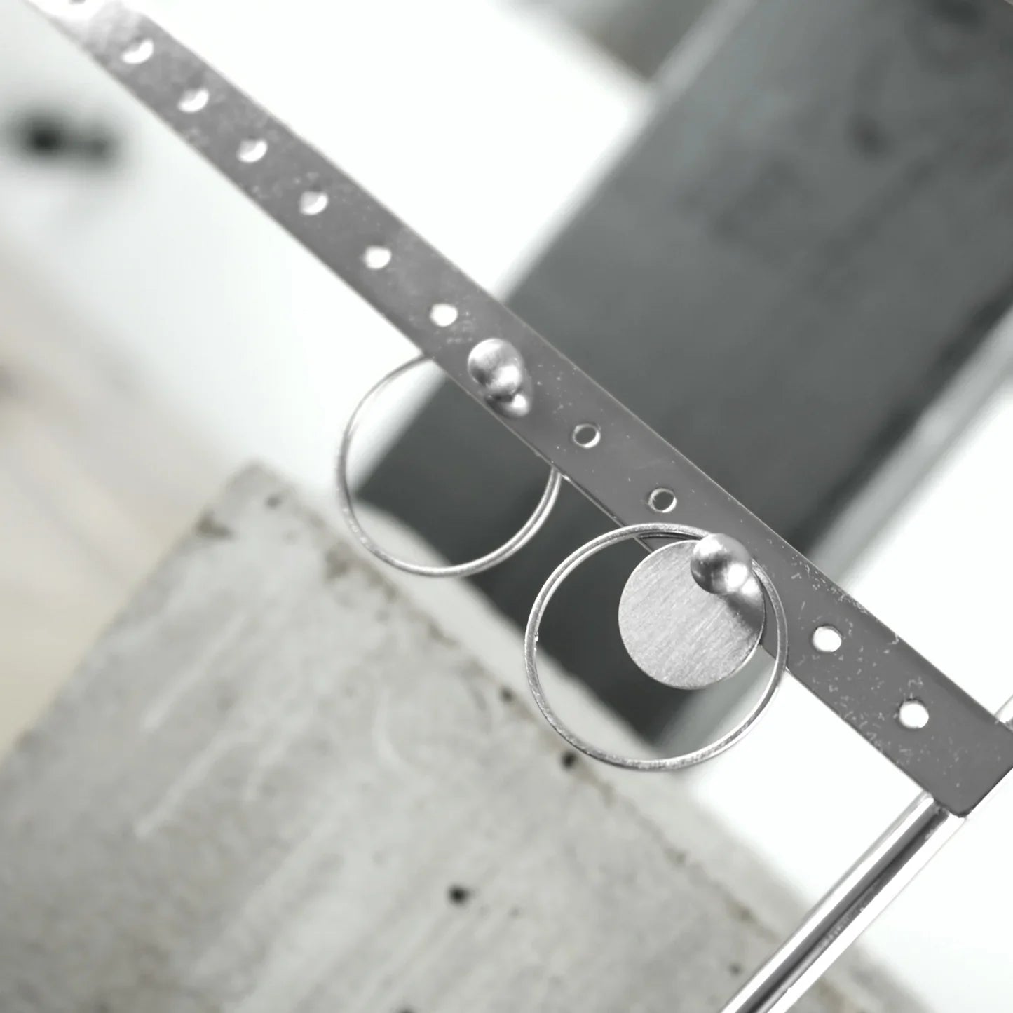 Ohrstecker Tabitha interstellar, in 2 Farben