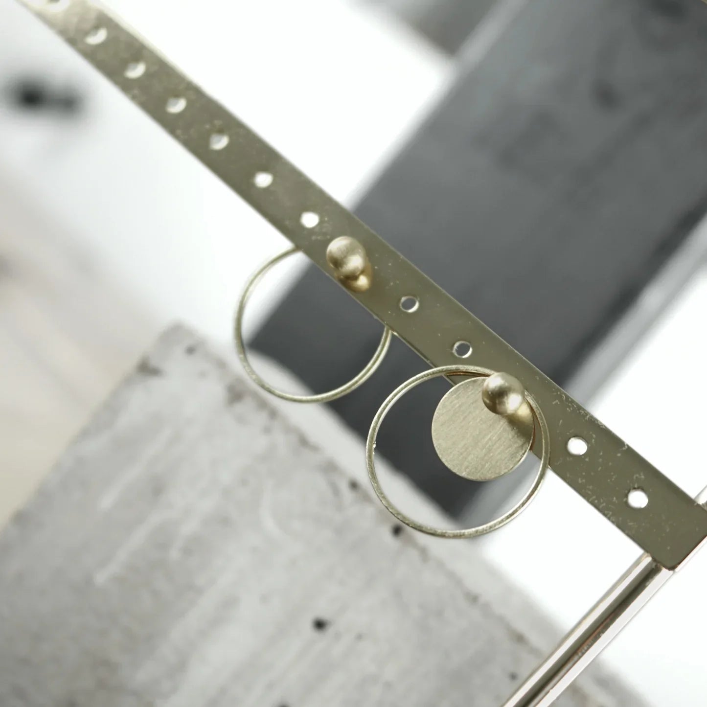 Ohrstecker Tabitha interstellar, in 2 Farben