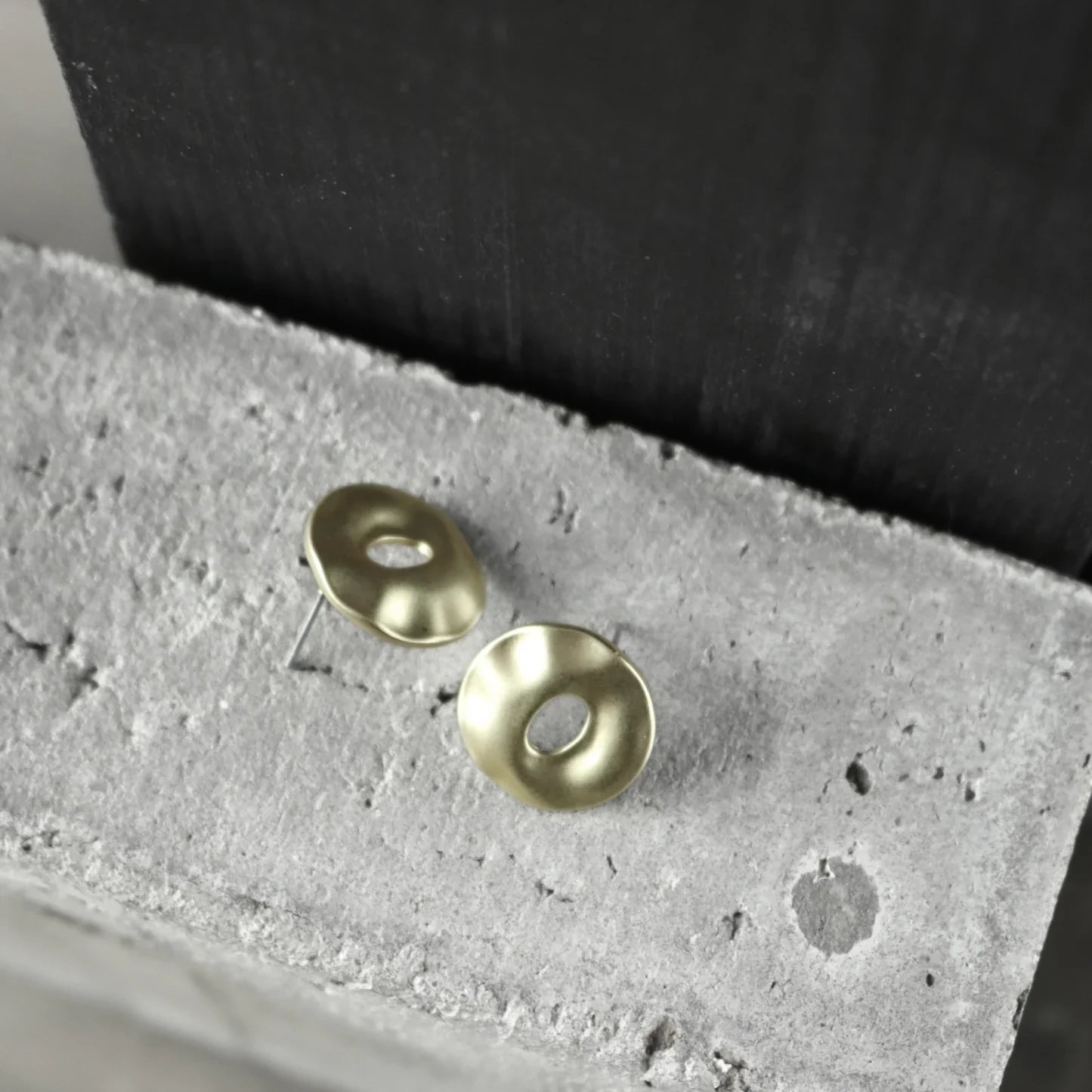 Ohrstecker Nostalgie Donut, in 2 Farben