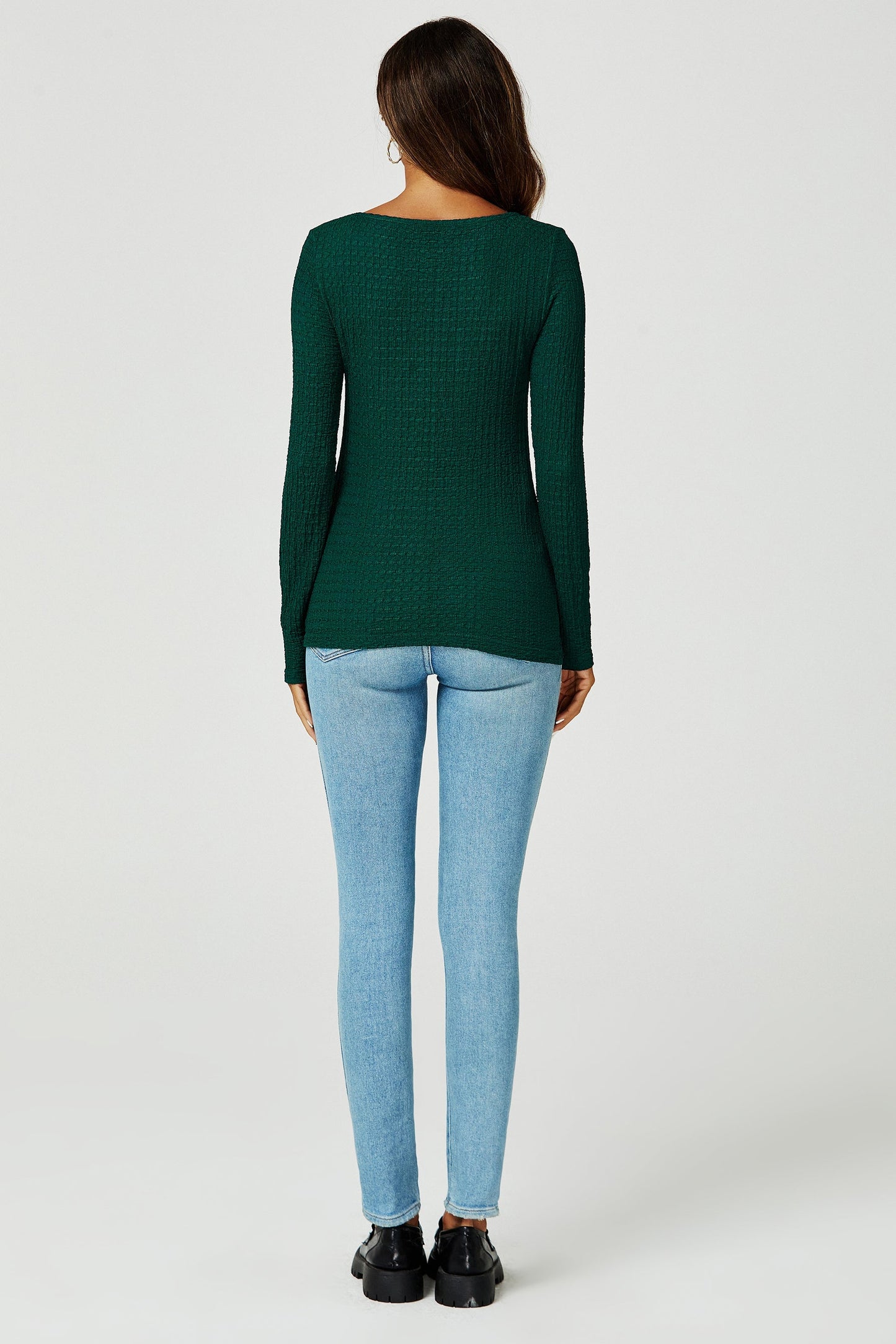 Langerma toppur í dökkgrænum lit 