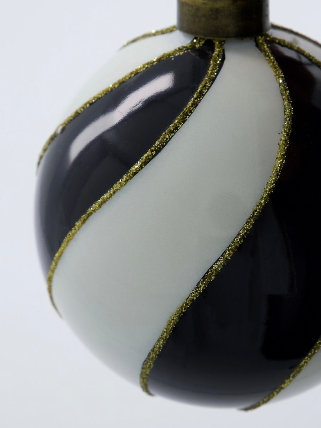 Christmas bauble HDCoil black/white 8cm