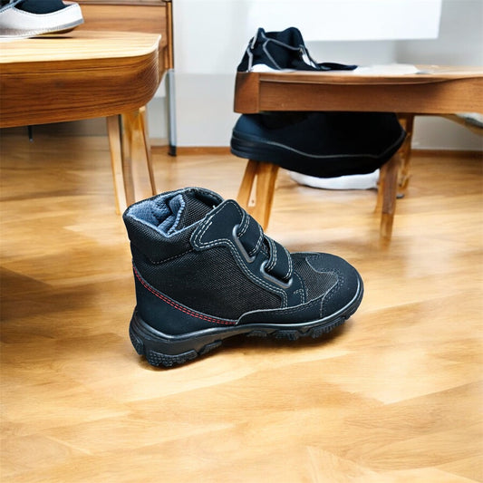 Ricosta Kent/Poco Zürs-S barnaskór í svörtu. Framleiðandanúmer: 80505500243/090 (síðustu stykkin).