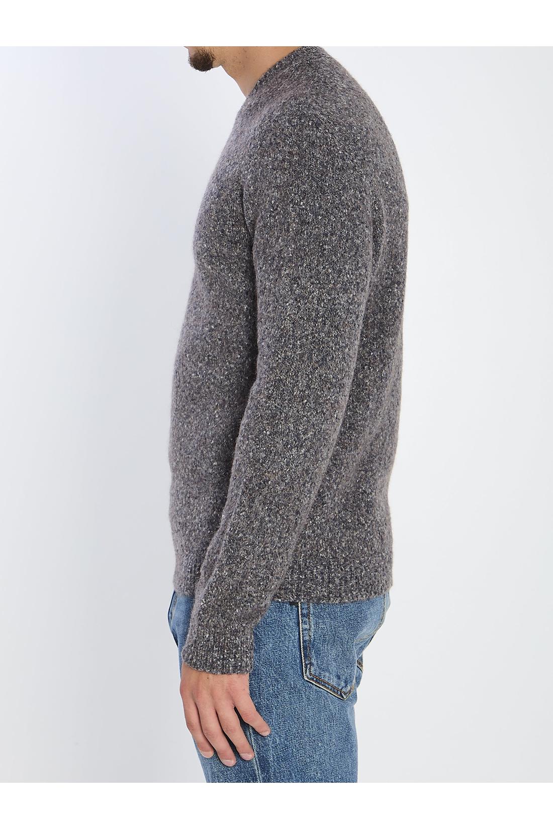 Knitted craw neck pullover