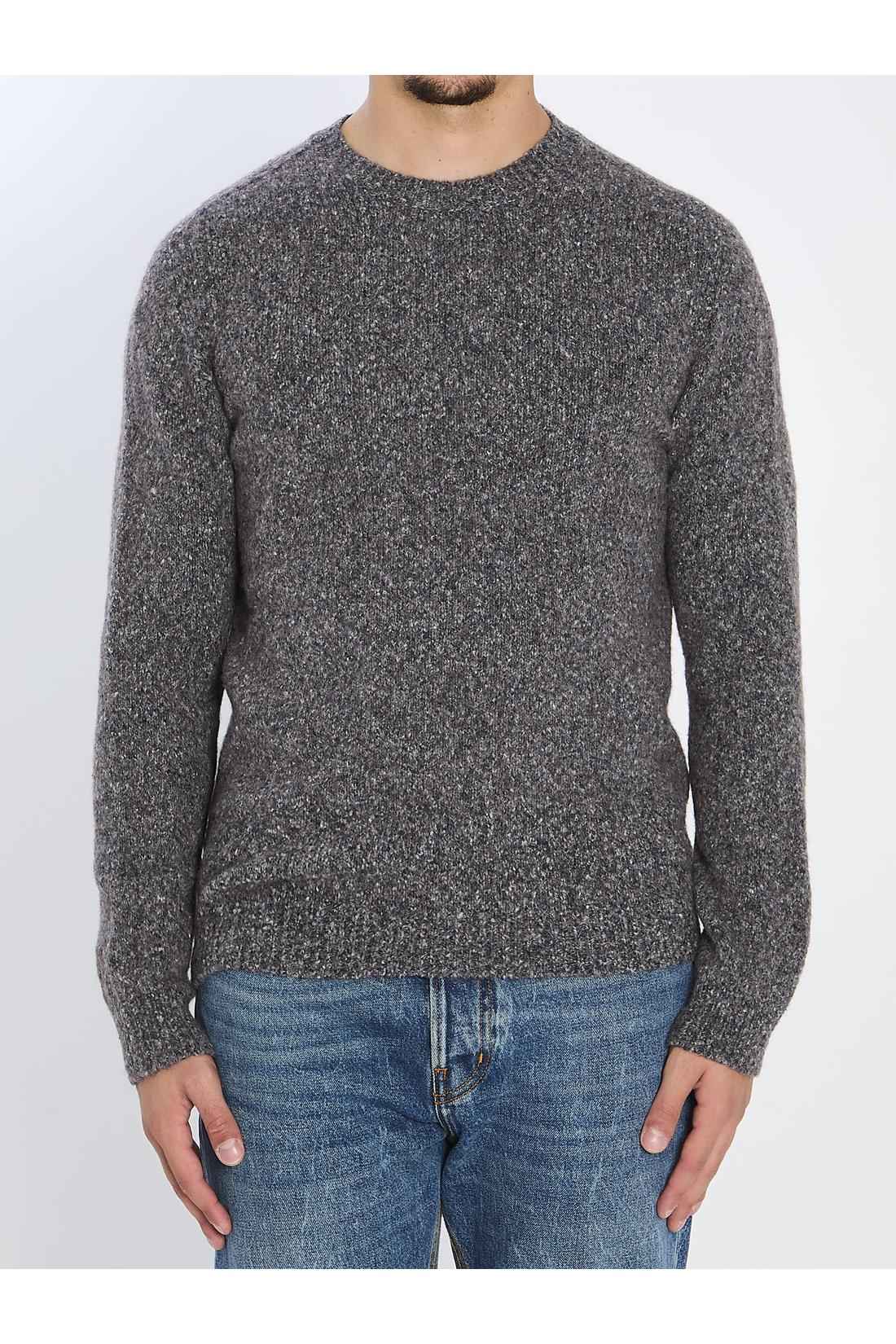 Knitted craw neck pullover
