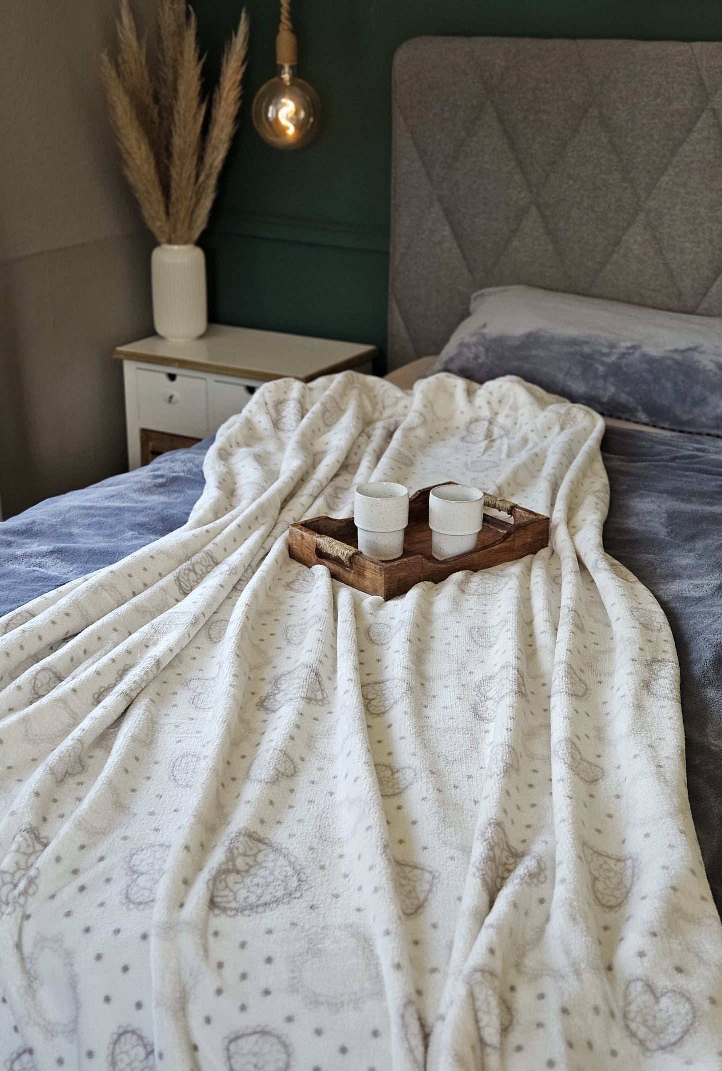 Kuscheldecke Decke Tagesdecke Herz 150x200 cm Creme Grau Beige Rot Wohndecke