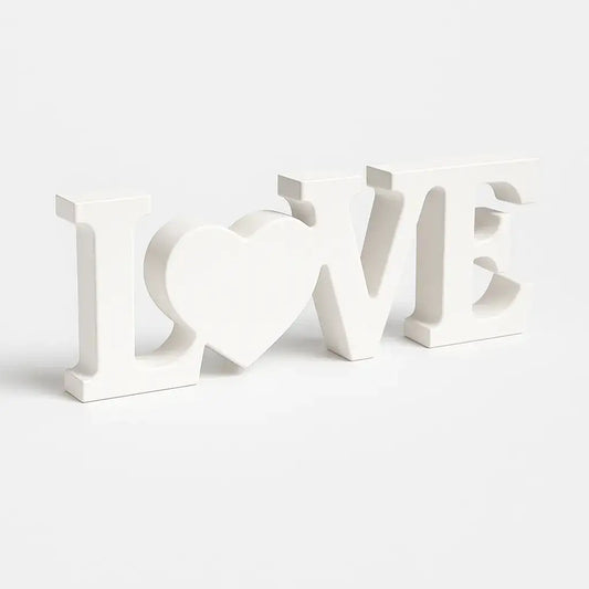 LOVE Schriftzug – Handgefertigte Deko in Wunschfarbe