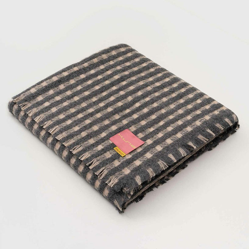 KUNA - Y05 Blanket – Premium made of baby alpaca &amp; silk