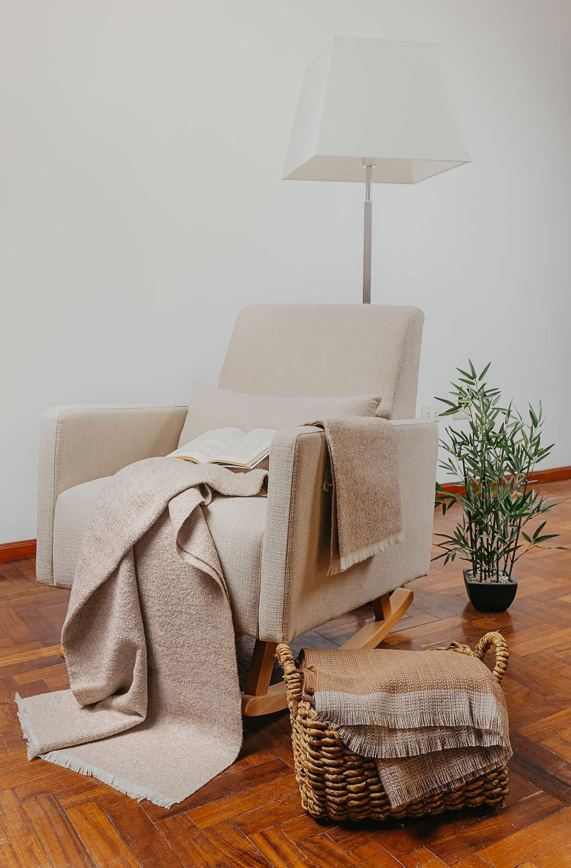 KUNA - Vivir Decke – 70 % Baby‑Alpaka & 30 % Schurwolle (Eco Line, ungefärbt)