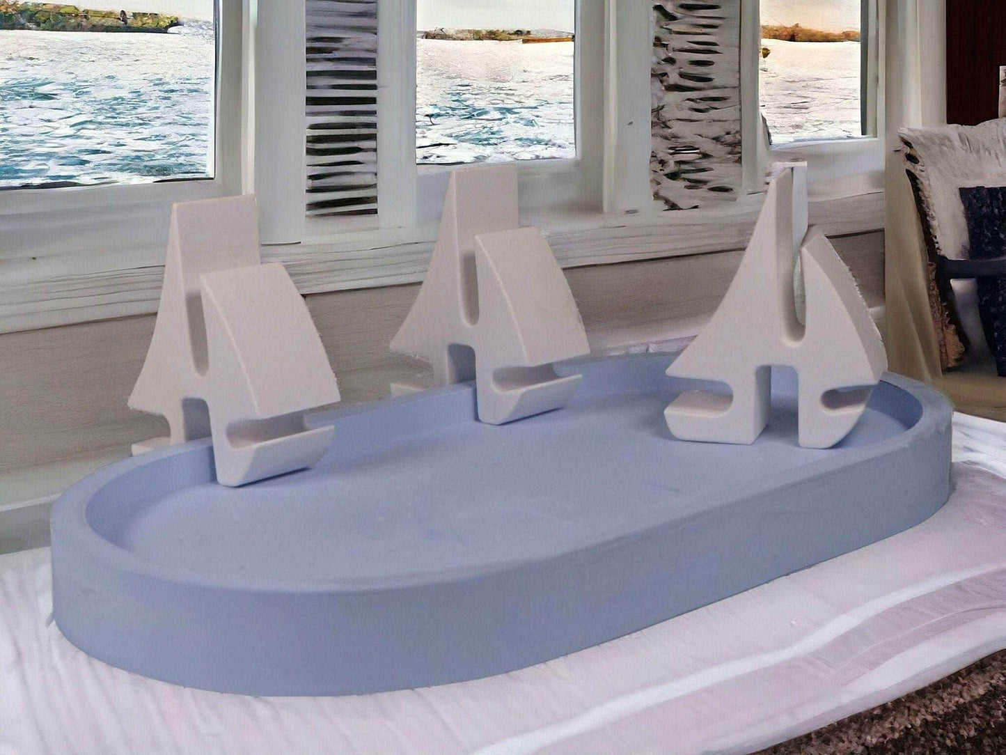 Maritimer Dekoteller mit Segelbooten – Handgefertigte Keramik-Deko in Wunschfarben