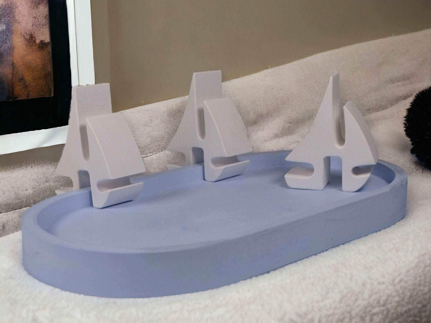 Maritimer Dekoteller mit Segelbooten – Handgefertigte Keramik-Deko in Wunschfarben