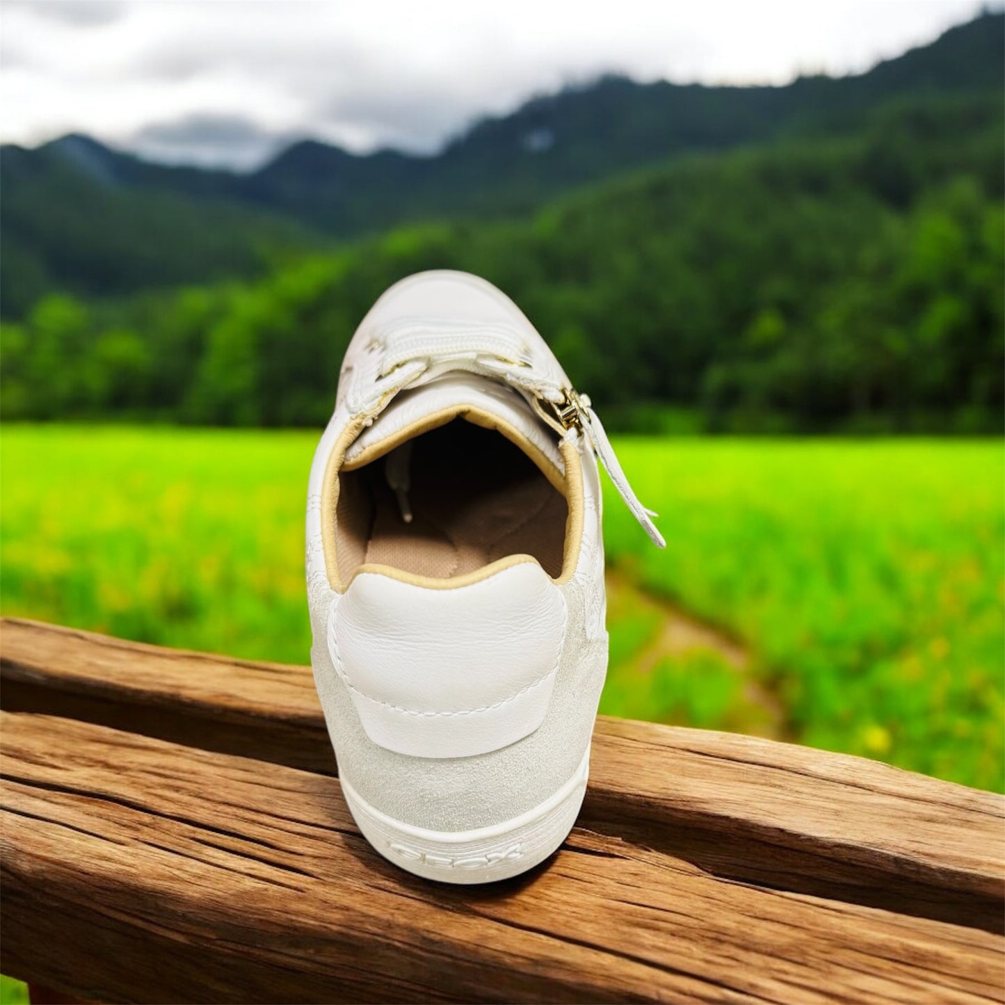 Geox Respira women's sneakers in white D MYRIA C - NAPPA+ SUEDE Manufacturer number: D0268C 08522 C1352 ( Last pieces )