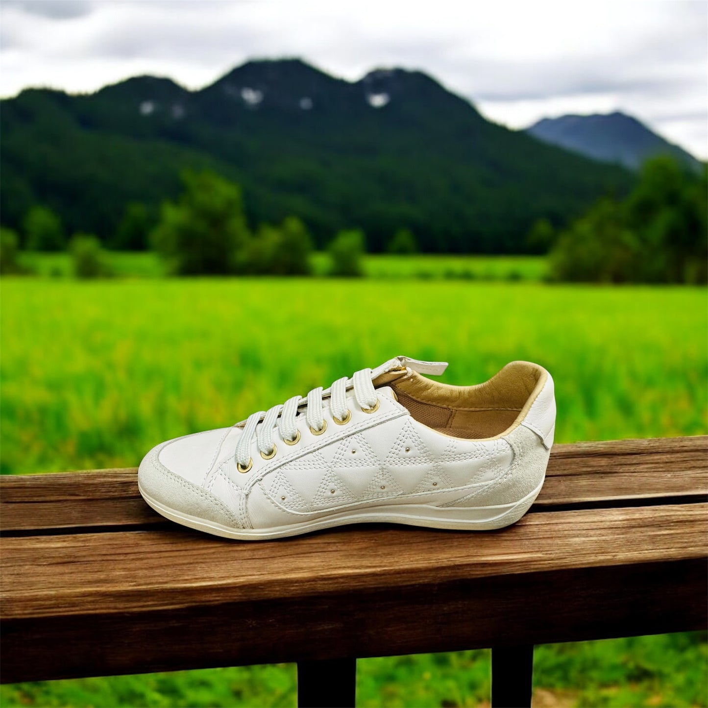 Geox Respira women's sneakers in white D MYRIA C - NAPPA+ SUEDE Manufacturer number: D0268C 08522 C1352 ( Last pieces )