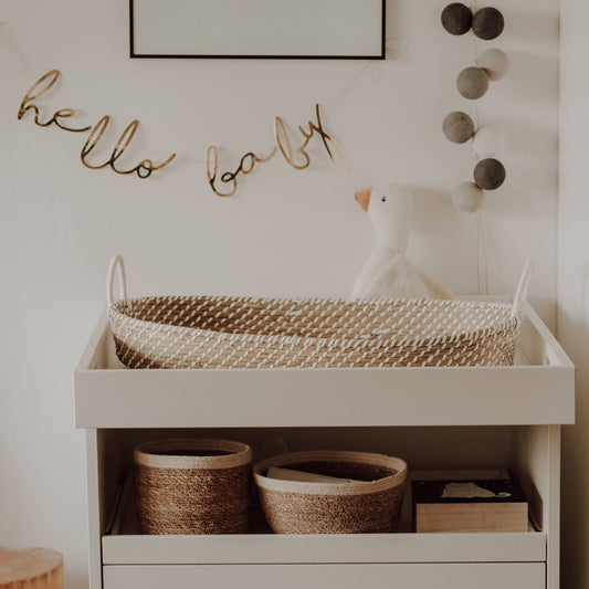 Wickelkorb aus Seegras mit Einlegematte – platzsparende & stilvolle Alternative zum Wickeltisch