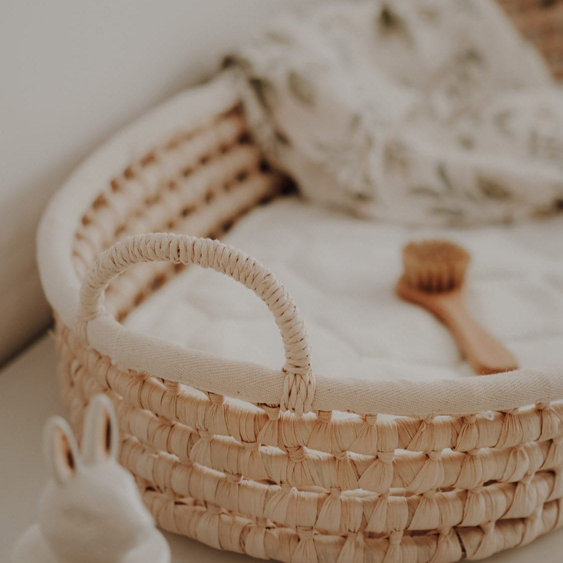Wickelkorb aus Maisgeflecht mit Einlagematte - platzsparende & stilvolle Alternative zum Wickeltisch