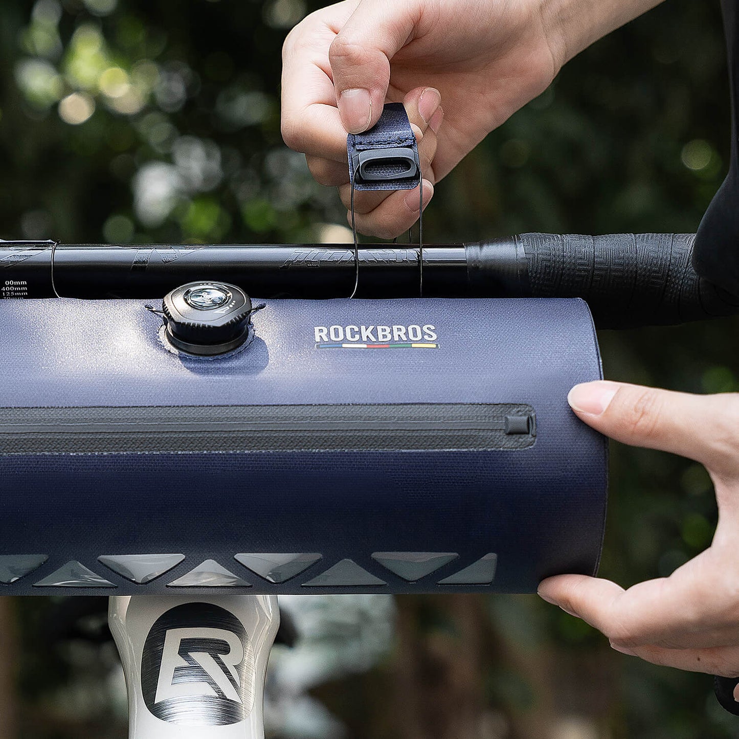 ROAD TO SKY 100% vatnsheld stýristaska 2L