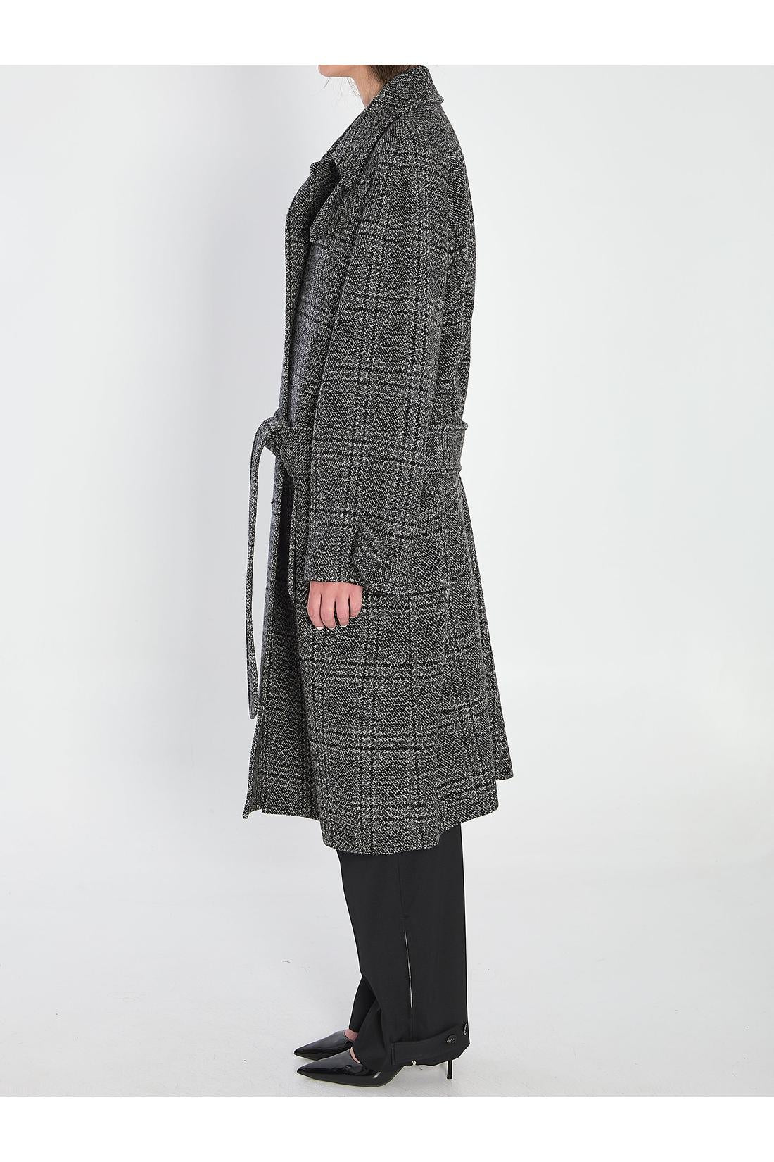 Raglan coat