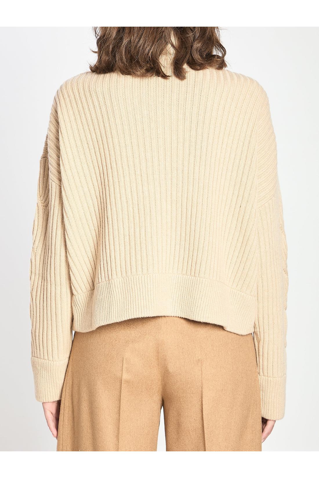 Ribbed cardigan in wool and cashmere