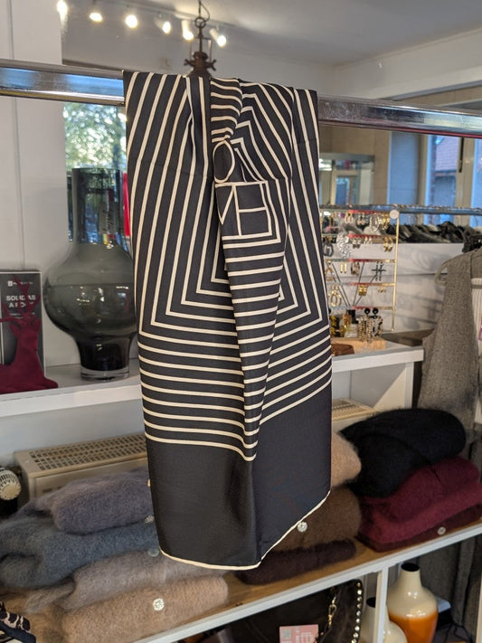 Square silk scarf, black and white squares - SHH52-19