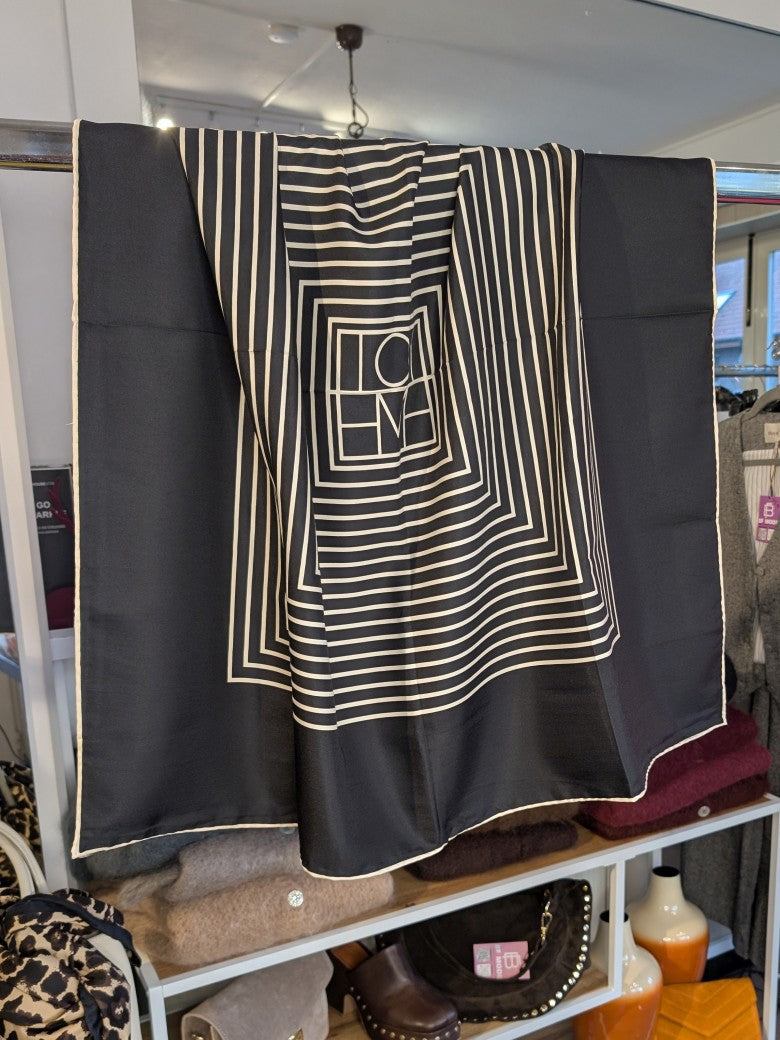 Square silk scarf, black and white squares - SHH52-19