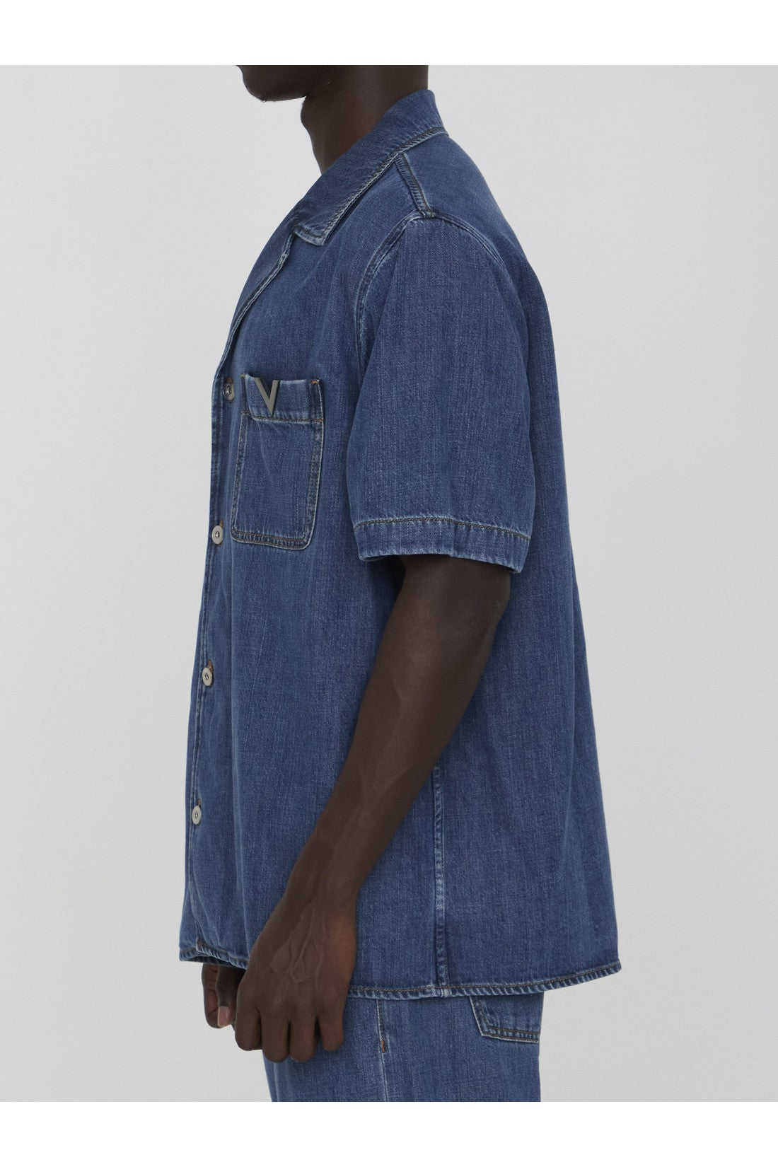 Shirt with metallic V Detail