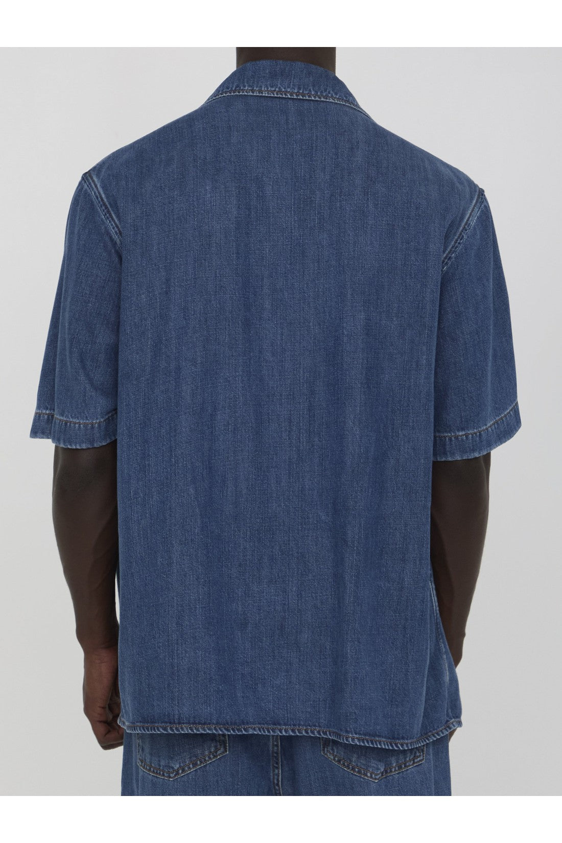 Shirt with metallic V Detail