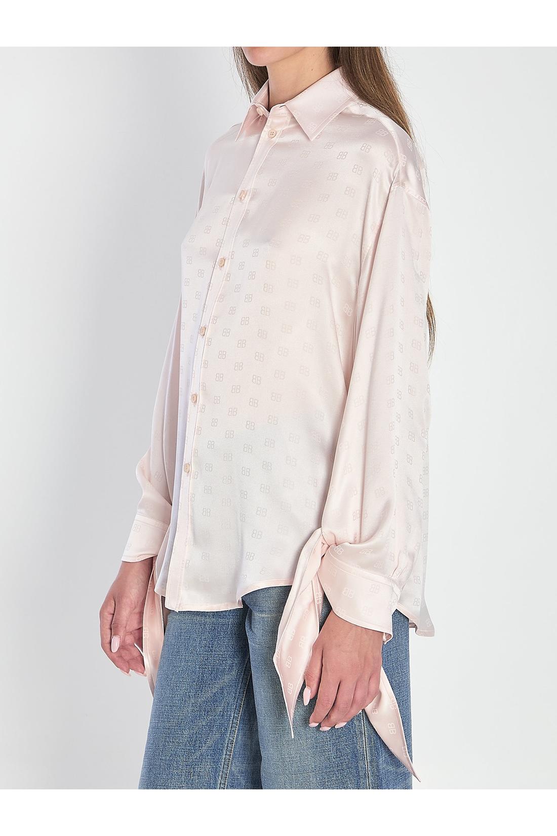 Silk shirt with knotted cuffs