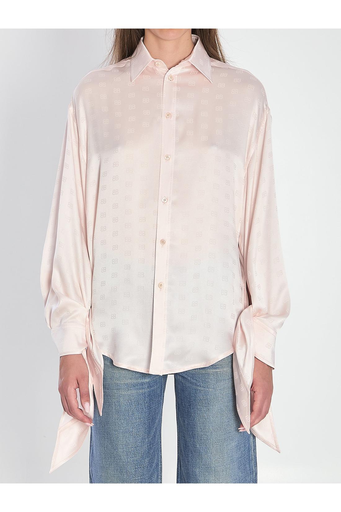 Silk shirt with knotted cuffs
