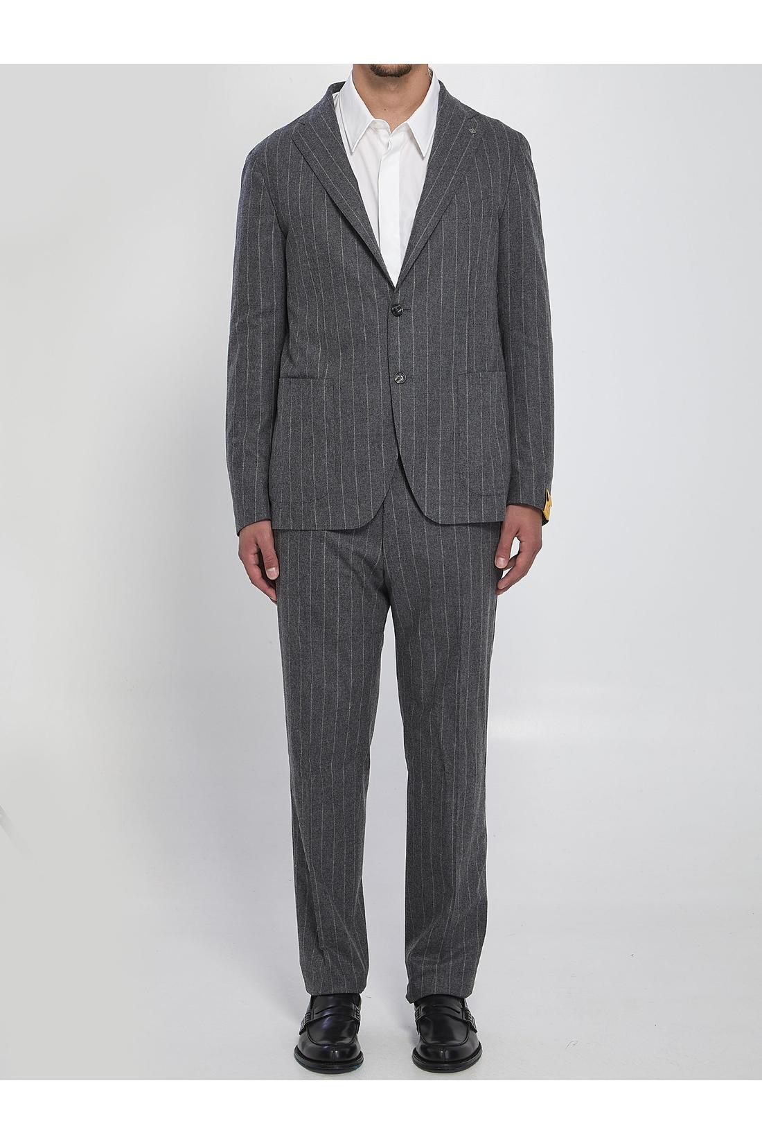 Single-breasted flannel suit