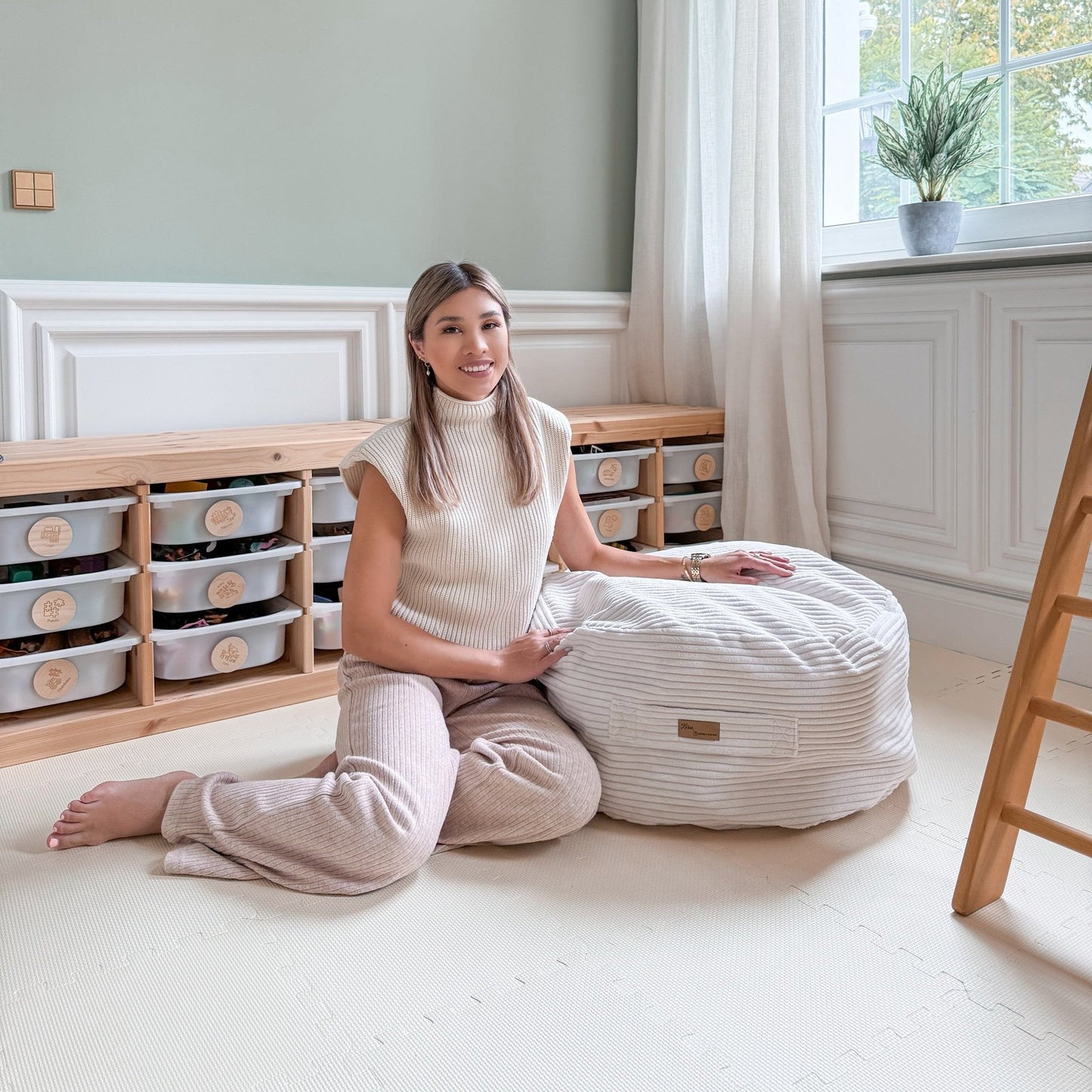 Sitzsack Cord mit Stauraum | Hide and Seat by Kisu