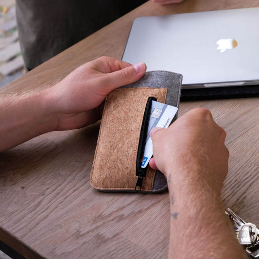 Handytasche mit Kartenfach für Samsung Galaxy Z Flip6 | hellgrau - tracks | Modell "ZIP"