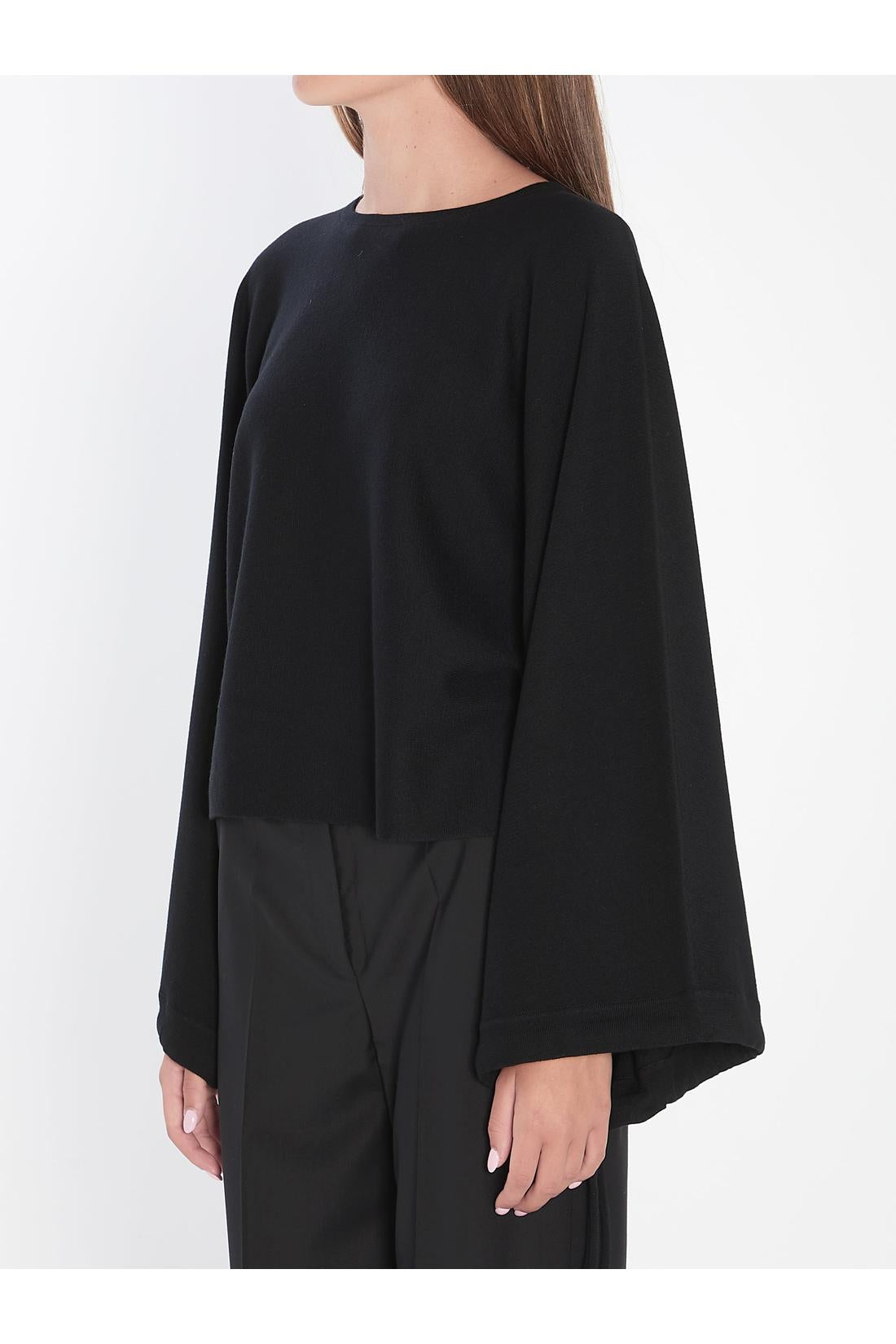 Sweater in fine wool yarn