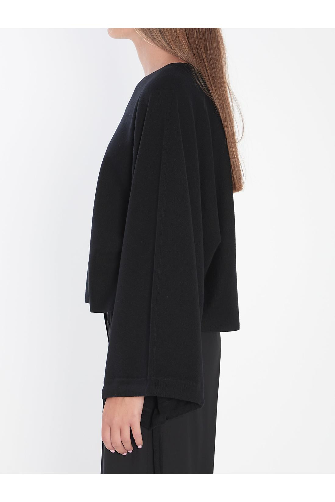 Sweater in fine wool yarn