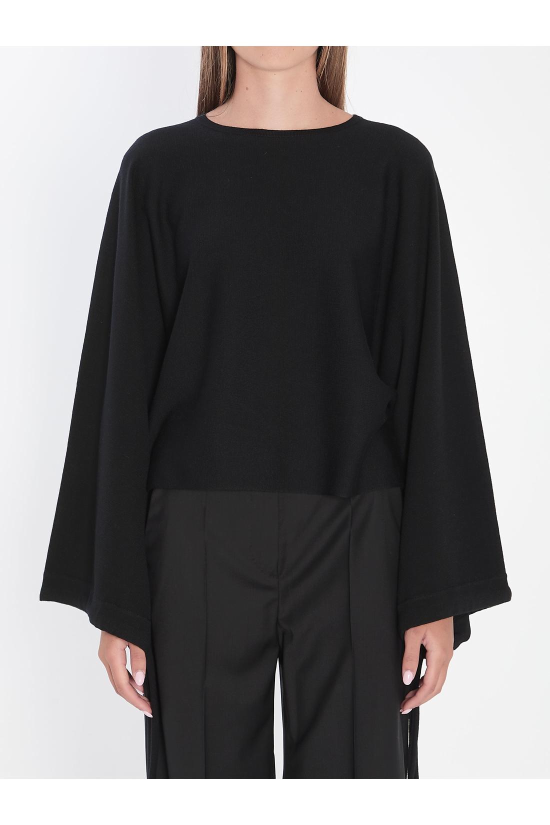 Sweater in fine wool yarn