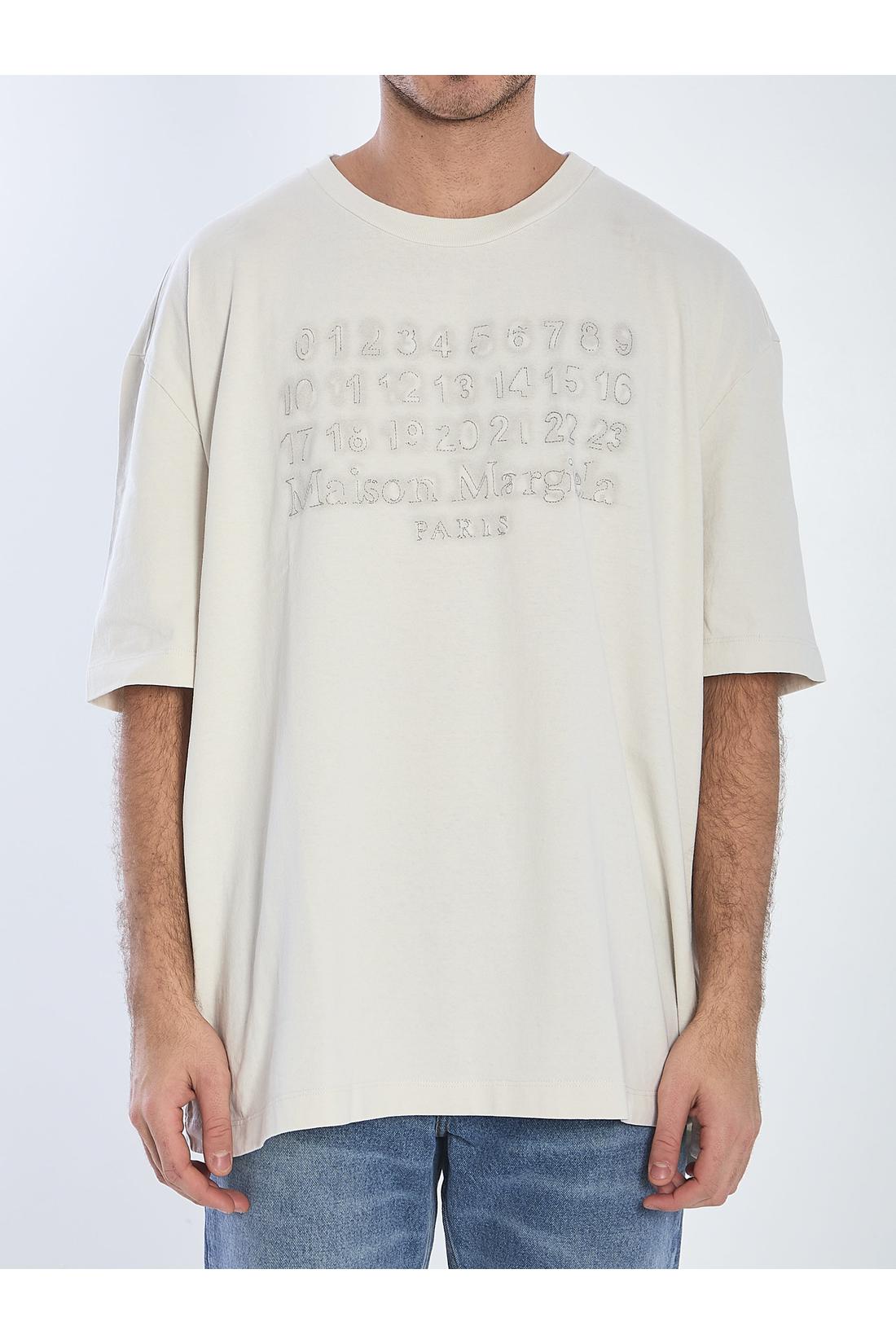 T-shirt with embroidered logo