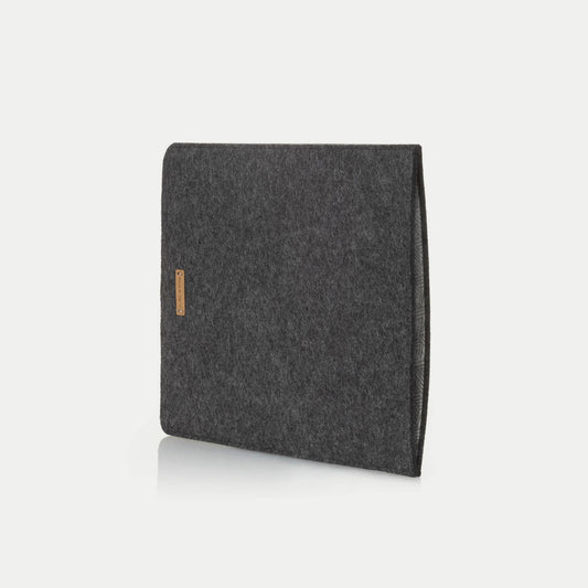 Hülle für Surface Pro X | aus Filz und Bio-Baumwolle | anthrazit - tracks | Modell "LET"