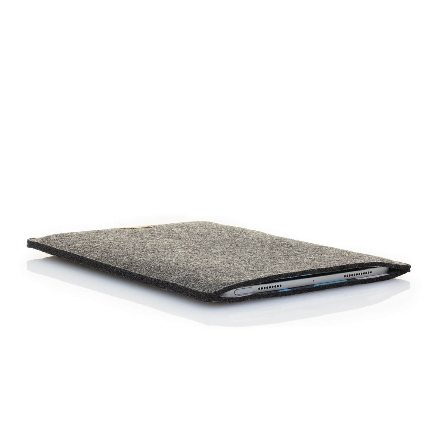 Hülle für iPad - 10. Gen | aus Filz und Bio-Baumwolle | anthrazit - shapes | Modell "LET"