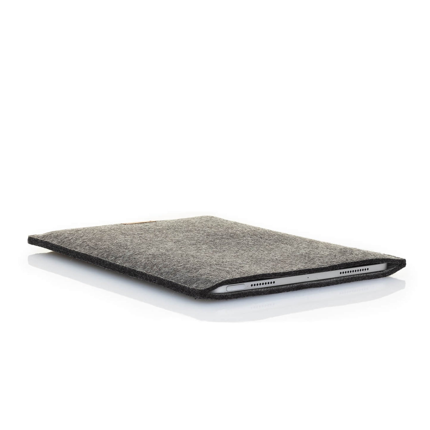 Hülle für Surface Go 3 | aus Filz und Bio-Baumwolle | anthrazit - tracks | Modell "LET"