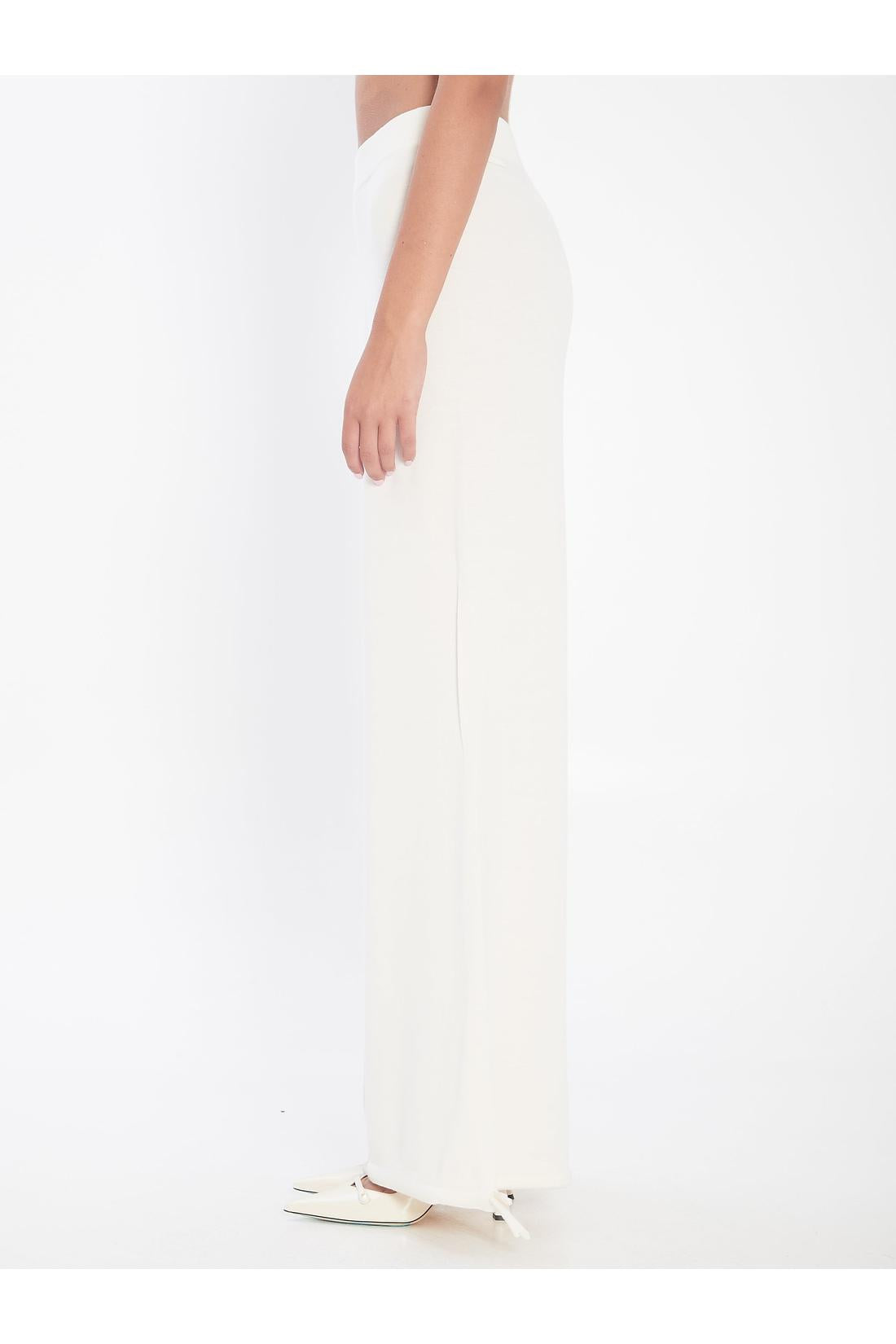 Trousers in wool yarn