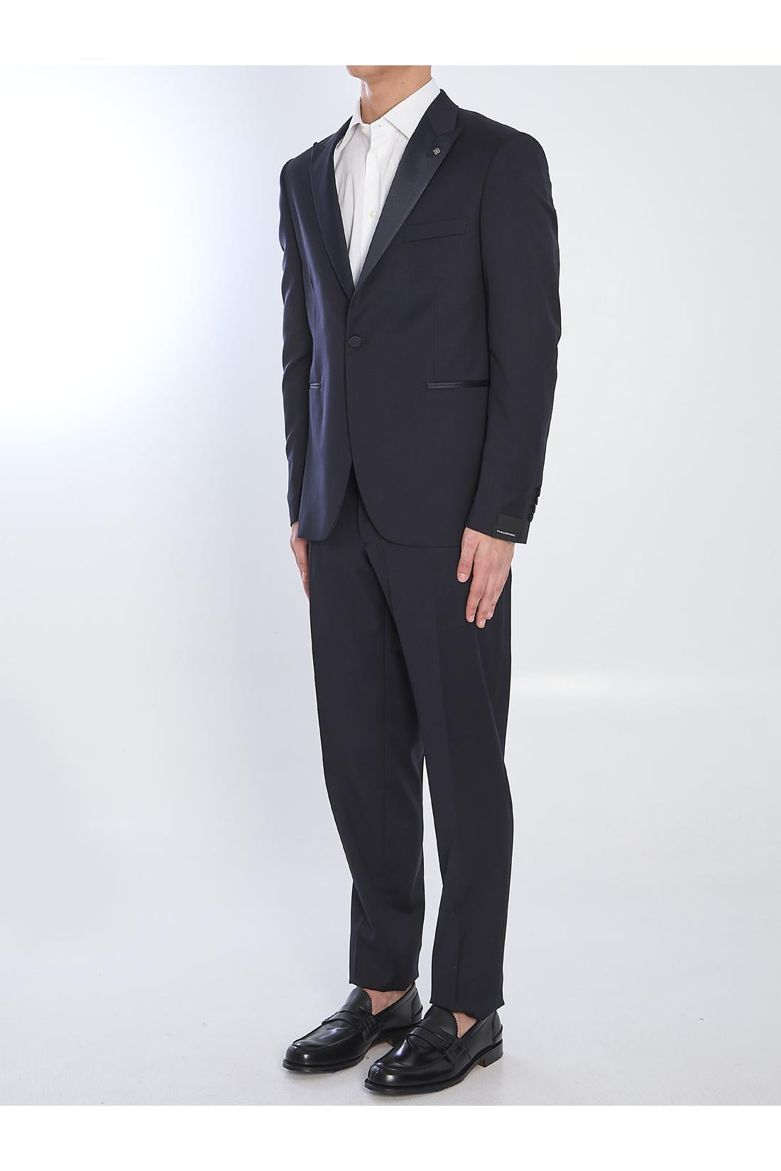 Tuxedo in virgin wool
