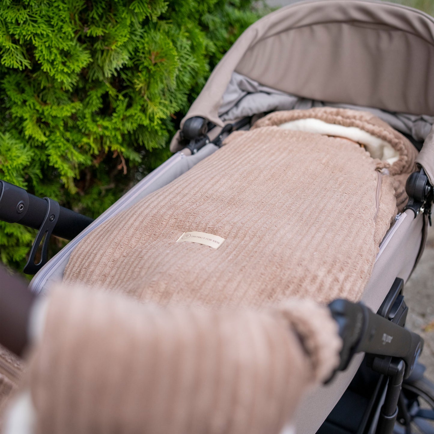 Winterfußsack Cord – warm & stylisch für Kinderwagen & Autoschale
