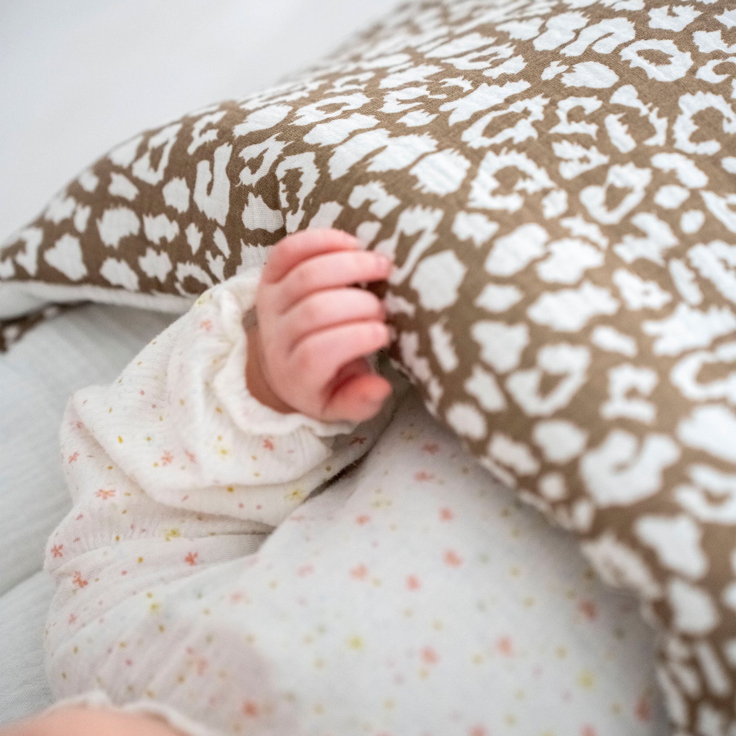 Babyschlafsack Dreamy Musselin Leopard – Ganzjahresschlafsack