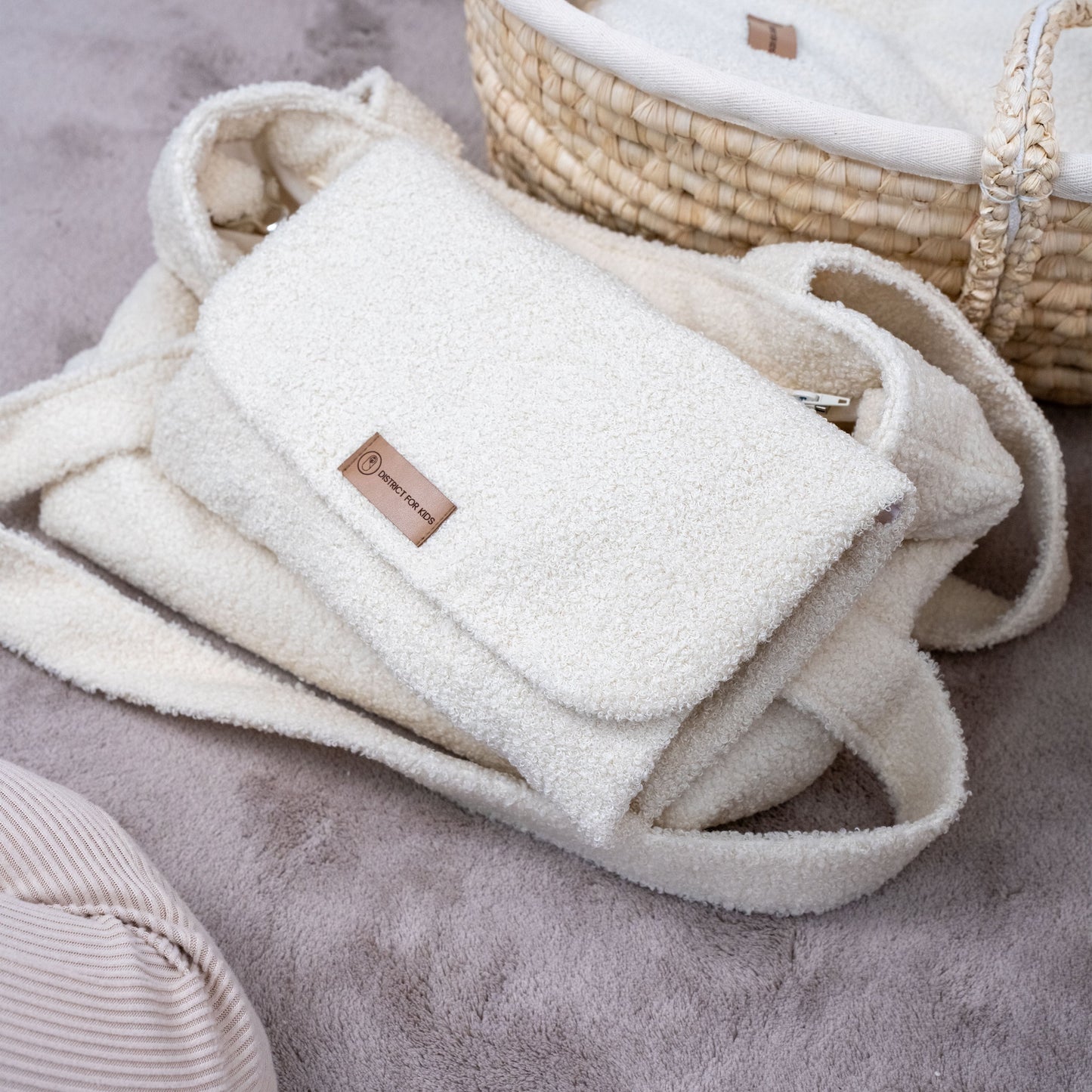 Wickelunterlage Teddystoff Bouclé – praktische Windeltasche für unterwegs