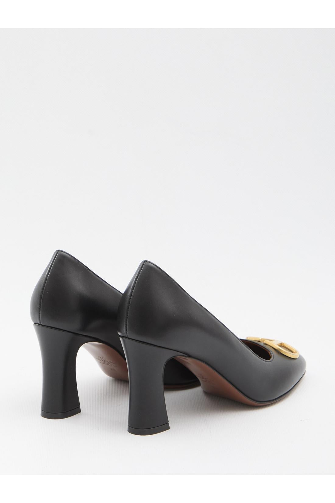 VLogo Signature pumps