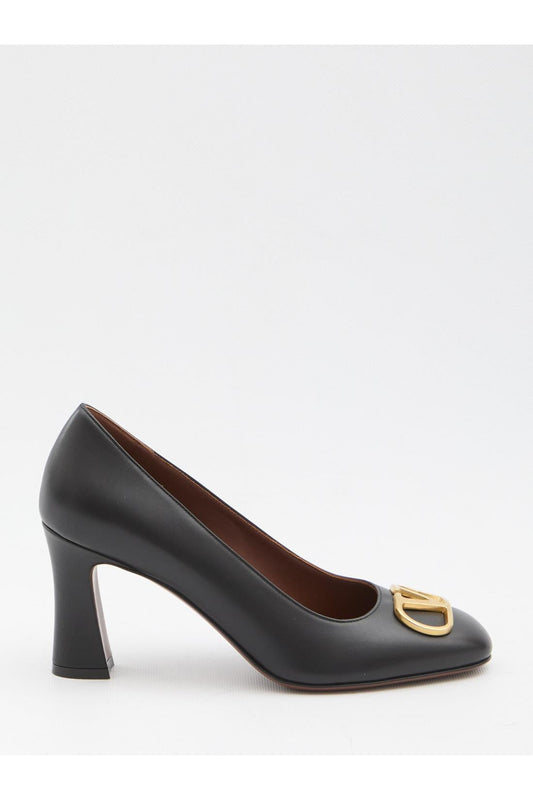 VLogo Signature pumps