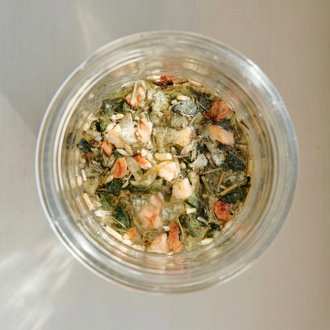 Zykluswohl: Kräuterteemischung gegen PMS und hormonellen Beschwerden